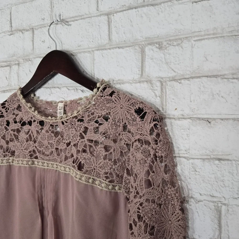 Cute lace top light brown blouse